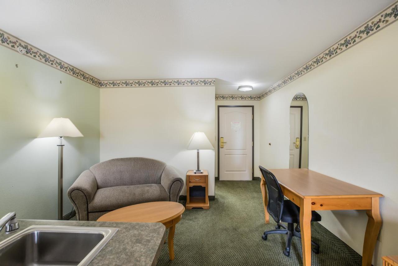 Americas Best Value Inn Three Rivers Exterior photo