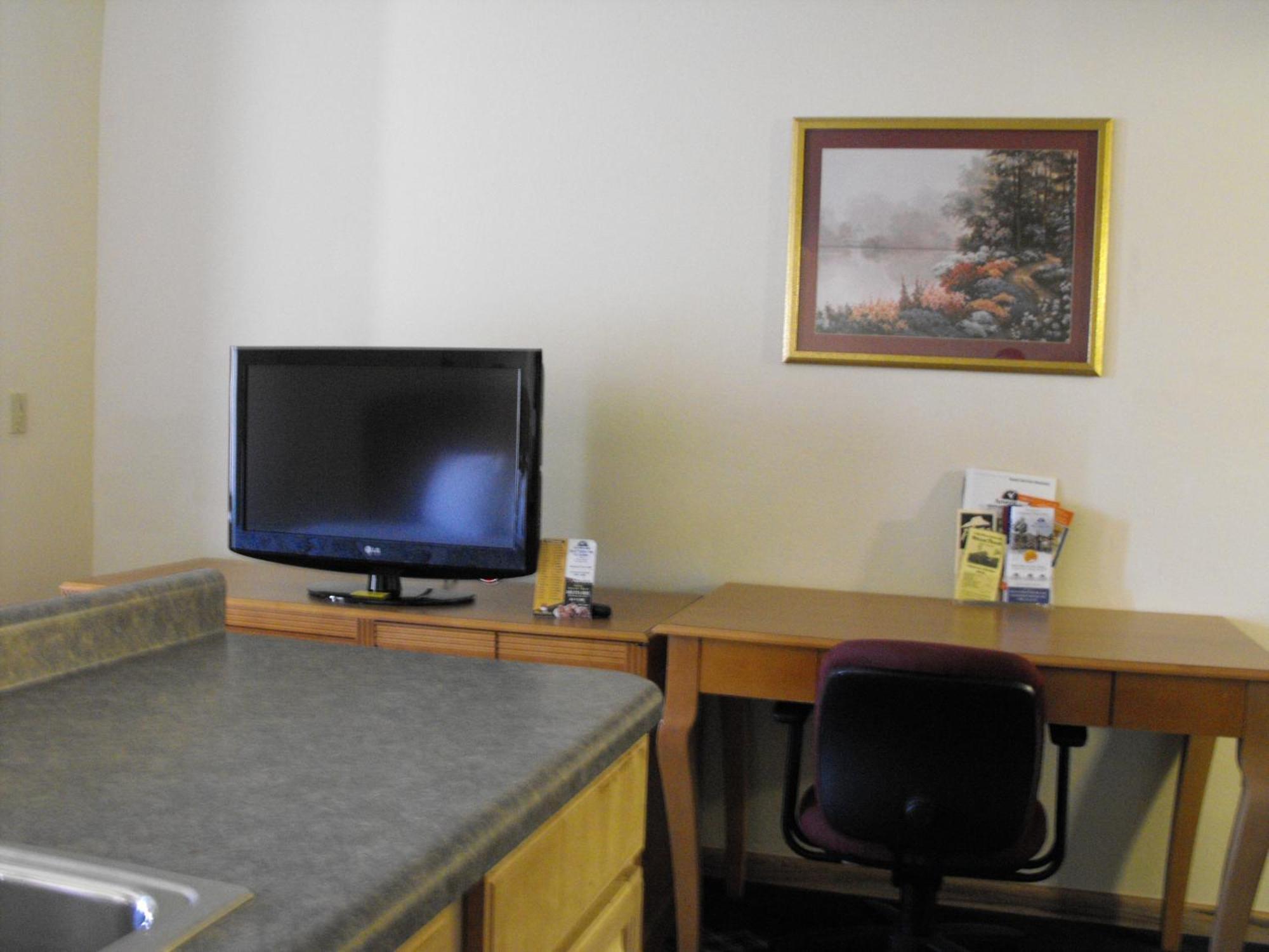 Americas Best Value Inn Three Rivers Exterior photo