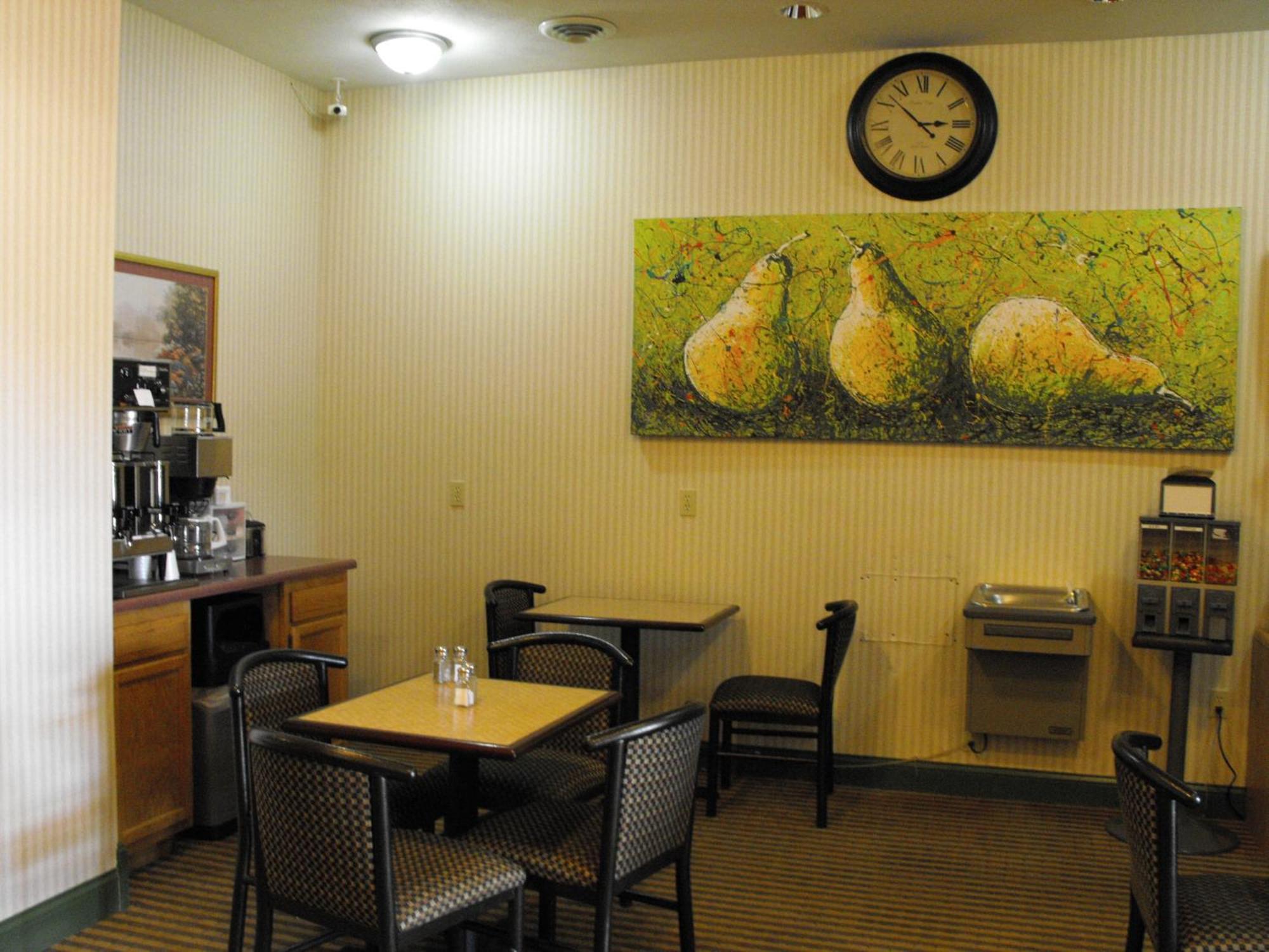 Americas Best Value Inn Three Rivers Exterior photo