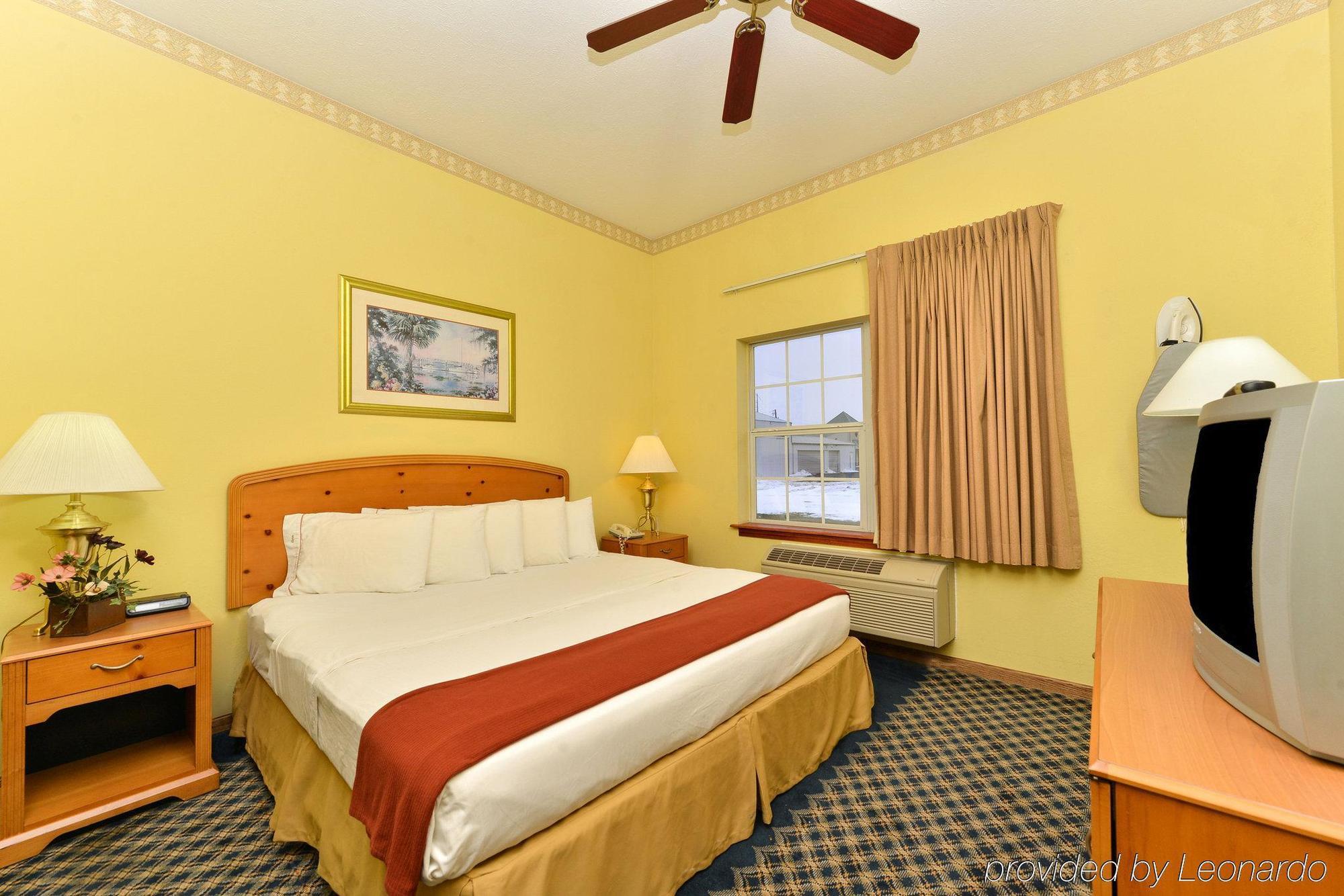 Americas Best Value Inn Three Rivers Exterior photo