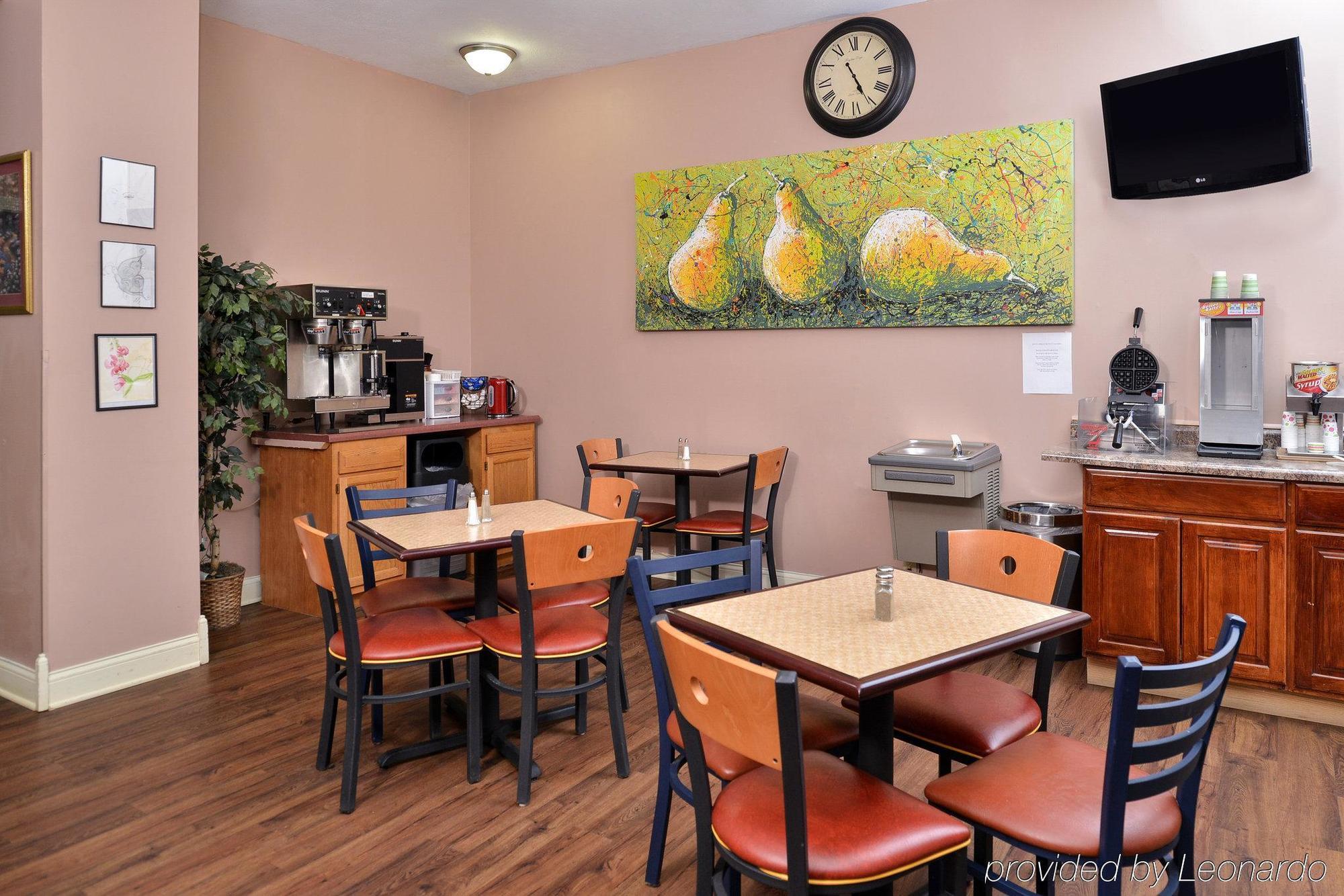 Americas Best Value Inn Three Rivers Exterior photo