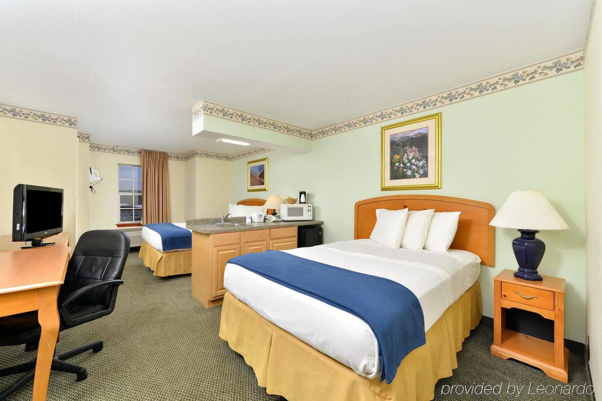 Americas Best Value Inn Three Rivers Exterior photo