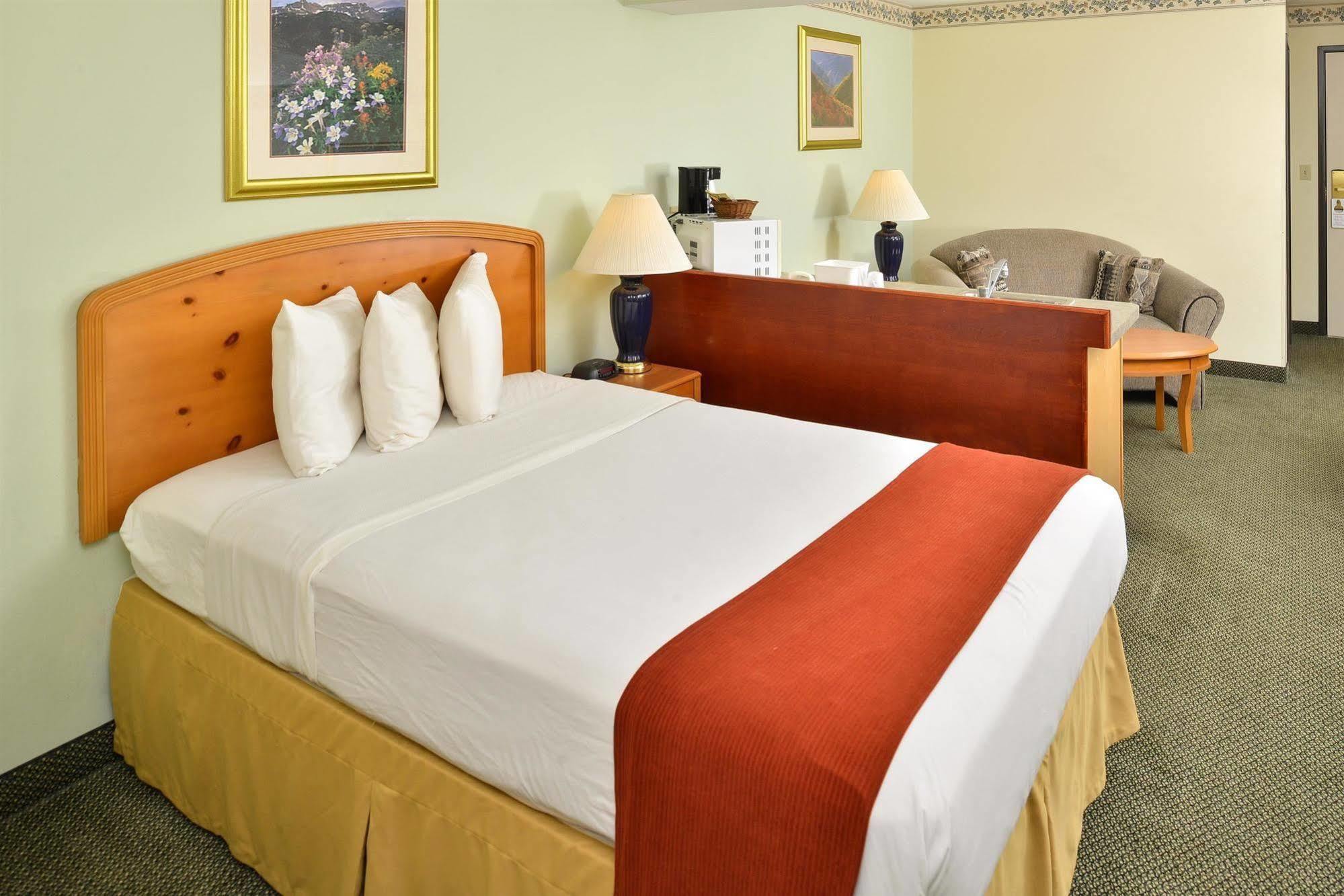 Americas Best Value Inn Three Rivers Exterior photo