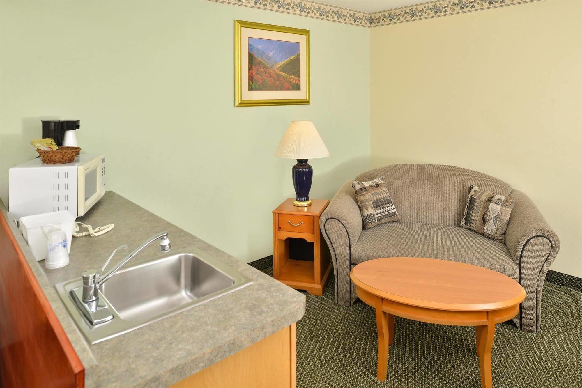 Americas Best Value Inn Three Rivers Exterior photo
